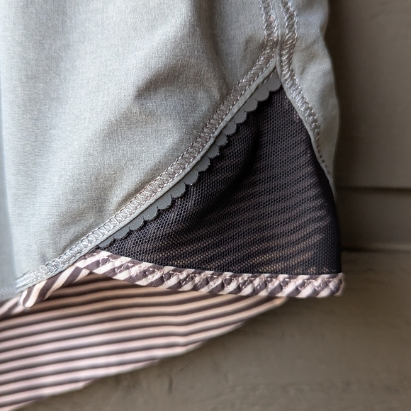 Lululemon Go The Distance Short Mini Pop Stripe Printed Mink Berry Black Size 6 - Picture 11 of 14